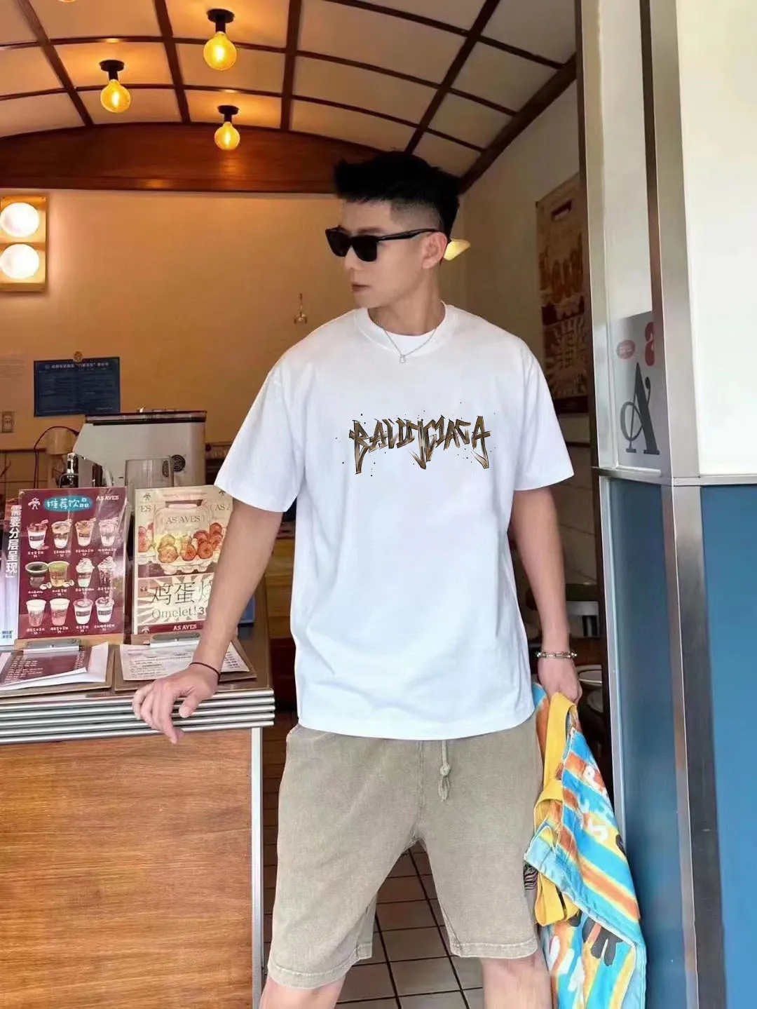 P80✨🔥 BALENCIAGA Paris lettering printed short-sleeved T-shirt, custom-woven and dyed 280g combed cotton heavyweight fabric, zero color difference in thread, perfect details, different from the current version on the market, welcome to compare, Same Style for men and women, must-sell in the picture above Color: White Black Size: 1 2 3 4